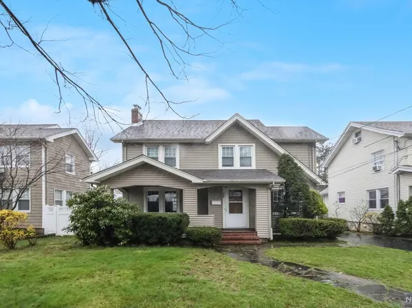 245 Grayson Pl, Teaneck, NJ 07666