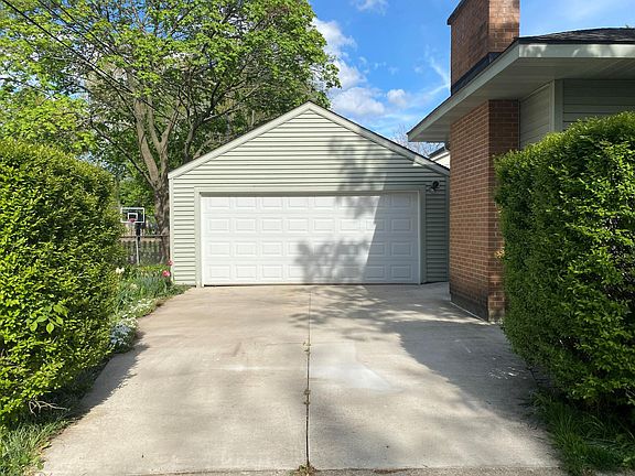 2nd image of 2645 Richards Dr SE