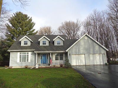CAPE COD 3 BED, 2 BATH HOME