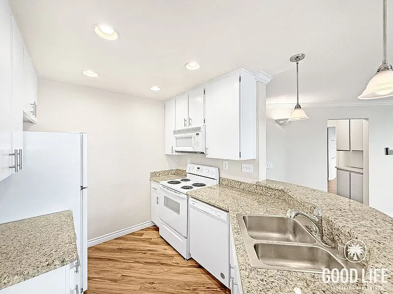 1 bed, 1.0 bath, 772 sqft, $2,450 — Photo 4