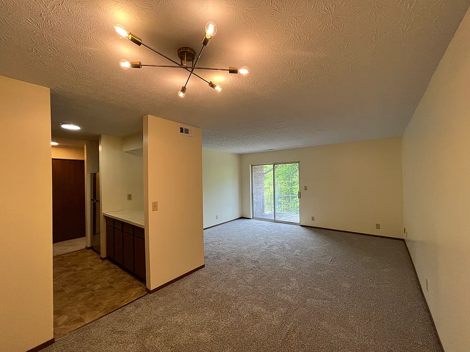 8255 Tollgate Rd #19