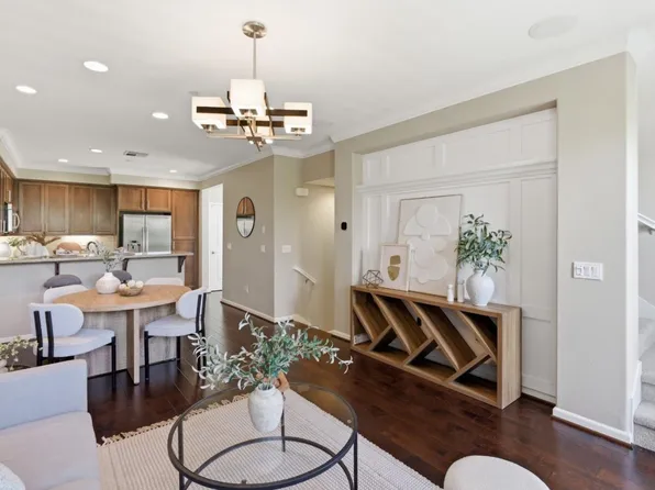 166 Selby Ln Unit 4, Livermore, CA 94551