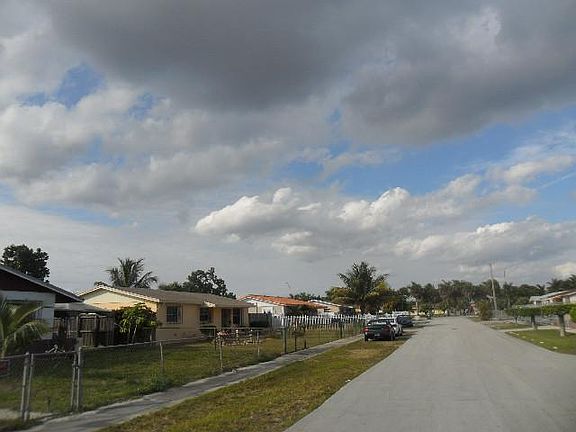 5th image of 19720 NW 44th Ct