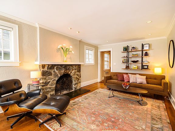 3rd image of 89 Chatsworth Ave