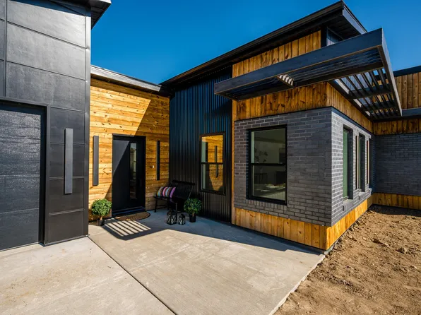 1285 Granite Ln, Sheridan, WY 82801