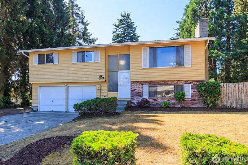 2nd image of 8926 Emerson Place