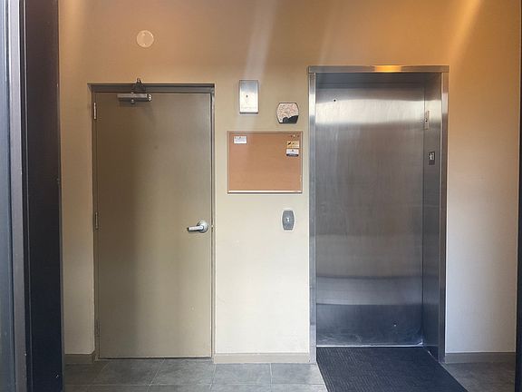 4th image of 4127 S Drexel Ave #2E