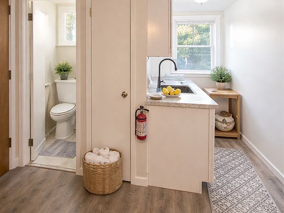 3rd image of 118 Sheridan Ave APT 2