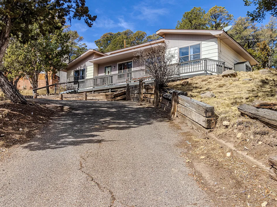 202 Warwick Dr