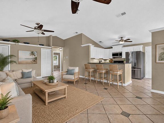 3rd image of 166 RAINTREE