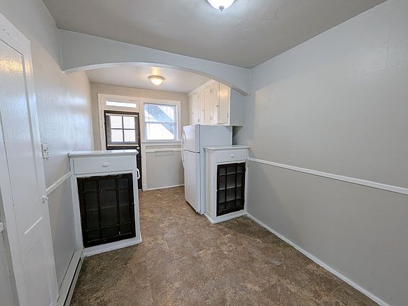 4th image of 3747 Dunnica Ave #209