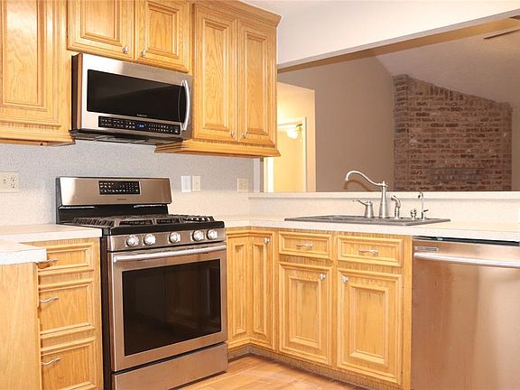 3rd image of 16222 Emberwood Dr