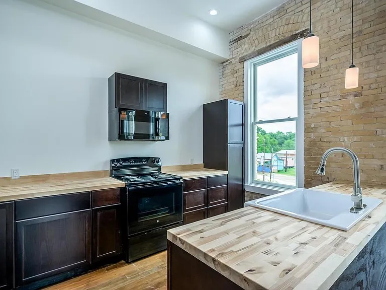 110 S Main St #206 — Photo 5