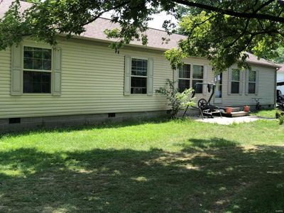 919 S Main St, Flora, IL, 62839