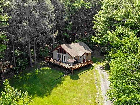 5th image of 34 Gayle Ct