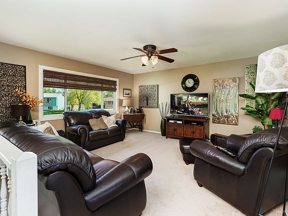 2nd image of 2934 Vermillion Dr