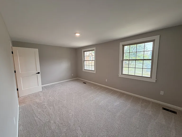 110 Cheryl Ct — Photo 12