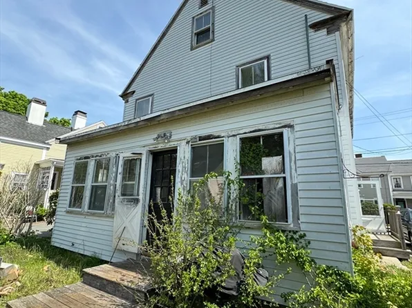 145 Main St, Essex, MA 01929