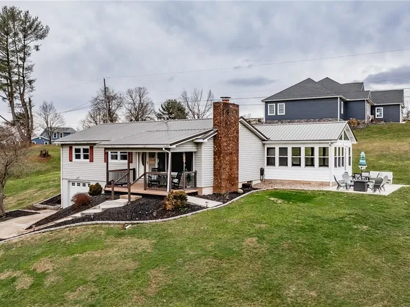 2160 Oak Grove Extension Rd, Saint Marys, WV 26170