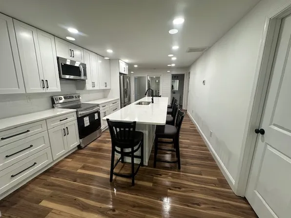 (undisclosed Address), Pasadena, MD 21122