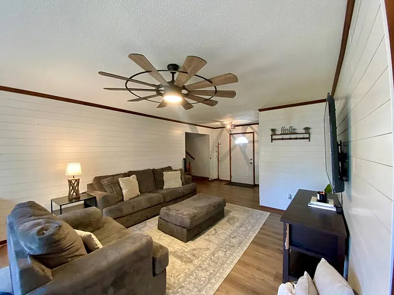 2112 Westfield Dr — Photo 6