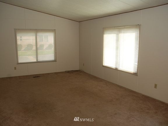 4th image of 707 37th Street SE