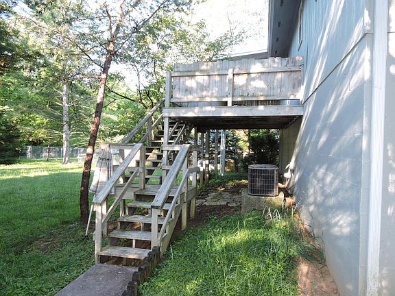 4th image of 7808 Stillbrook Ln
