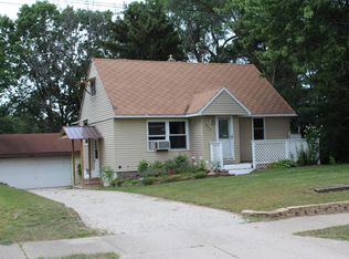 849 Barbara St NW, Grand Rapids, MI 49544
