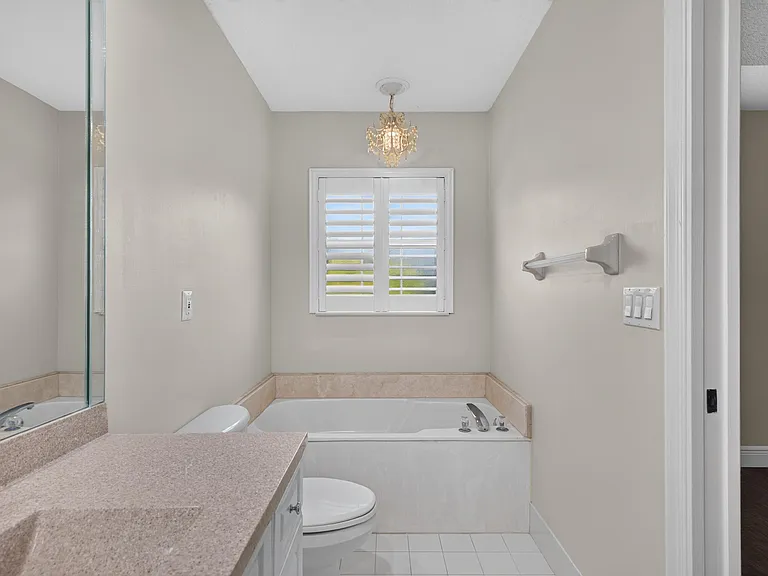 4481 NW 20th Ave — Photo 29