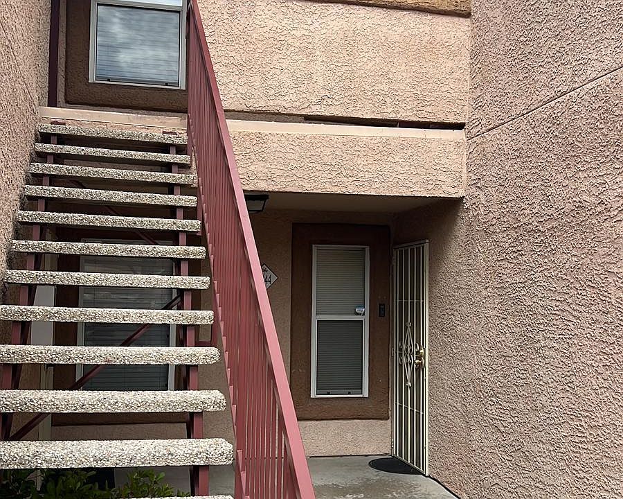 1st image of 1150 N Buffalo Dr APT 2044