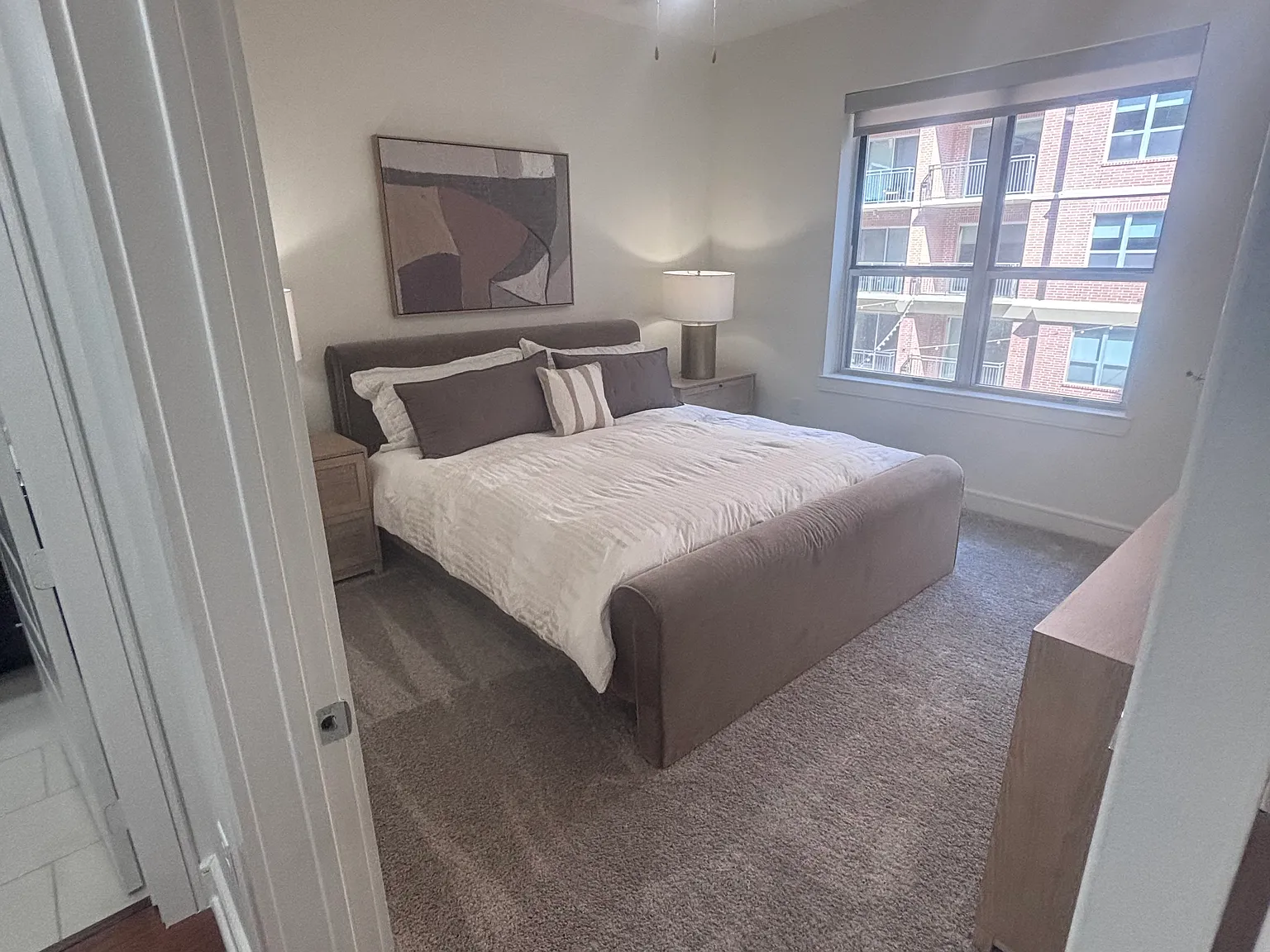 2 bed, 2.0 bath, 1300 sqft, $2,000 — Photo 3