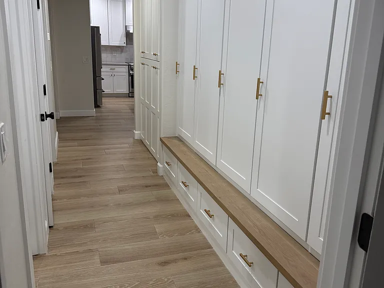 344 W Leah Ave — Photo 2