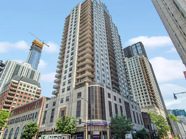 635 N Dearborn St APT 2605, Chicago, IL 60654