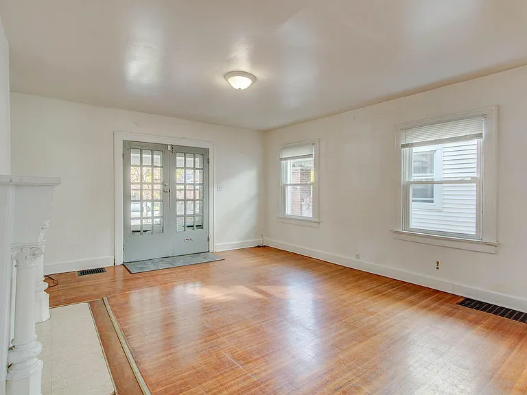 4239 N College Ave — Photo 4