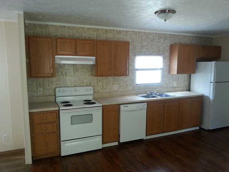 2nd image of 184 Castle Dr