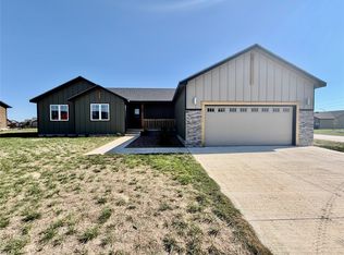 3504 Lonesome Trl, Dodge City, KS 67801