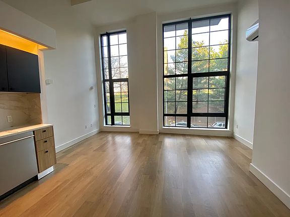 4th image of 25 Bruckner Blvd #2H