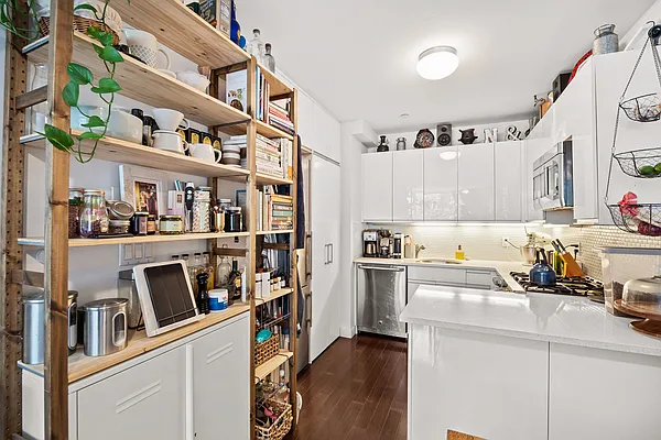 Rented by Compass | media 16