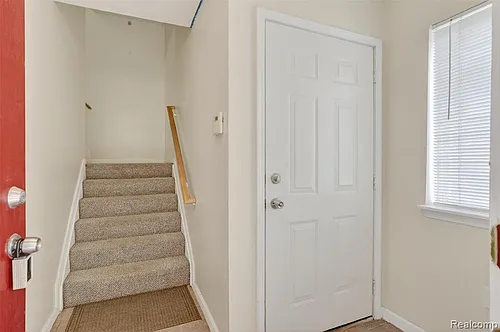 863 Amanda Ln Photo 1