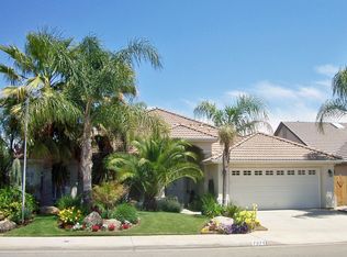 7074 N Warren Ave, Fresno, CA