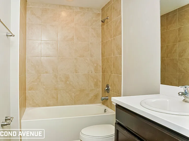 14203 Brisk Ave — Photo 21