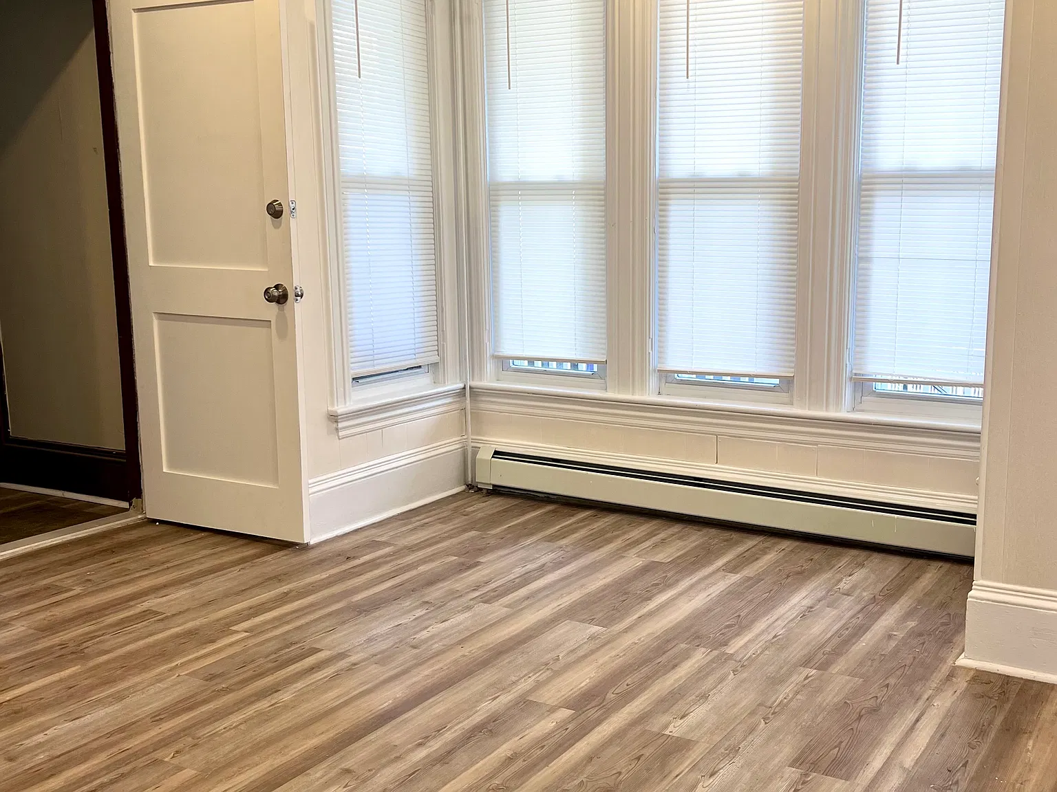 3 bed, 1301 sqft, $2,300 — Photo 1