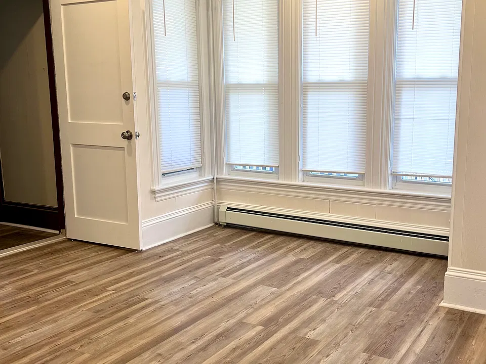 36 Sears Ave #1