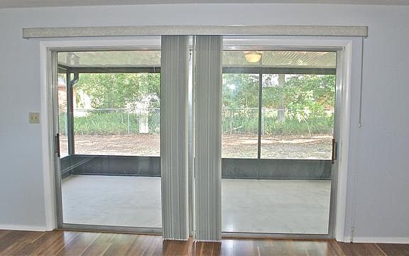 4th image of 308 Idyllwilde Dr