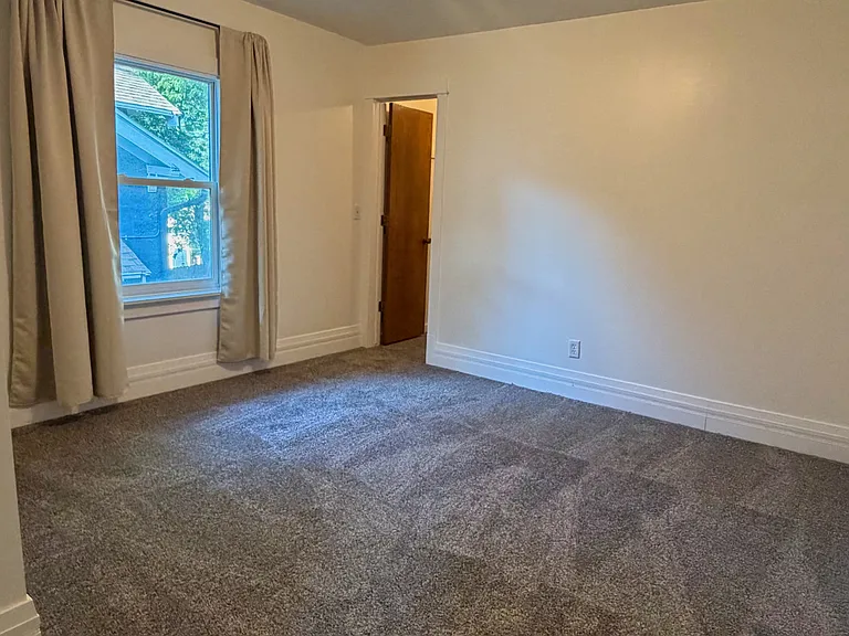 1037 S 33rd St #2 — Photo 24