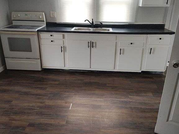 4th image of 2311 E Werges Ave