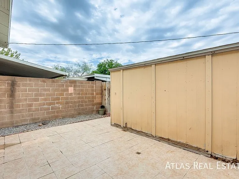 1649 W Hazelwood St — Photo 8