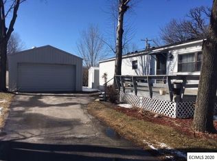 303 3rd St, Delhi, IA 52223