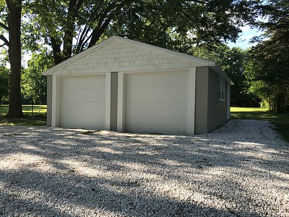 2-car detached garage