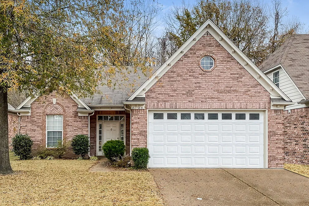 3 bed, 2.0 bath, 1376 sqft, $1,730 — Photo 1
